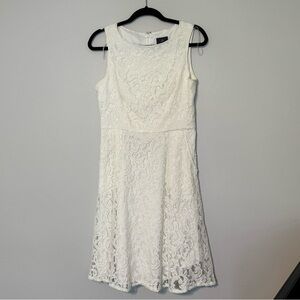 Elegant Adrianna Papell Ivory Dress - Size 8 - Sleeveless & Knee-Length